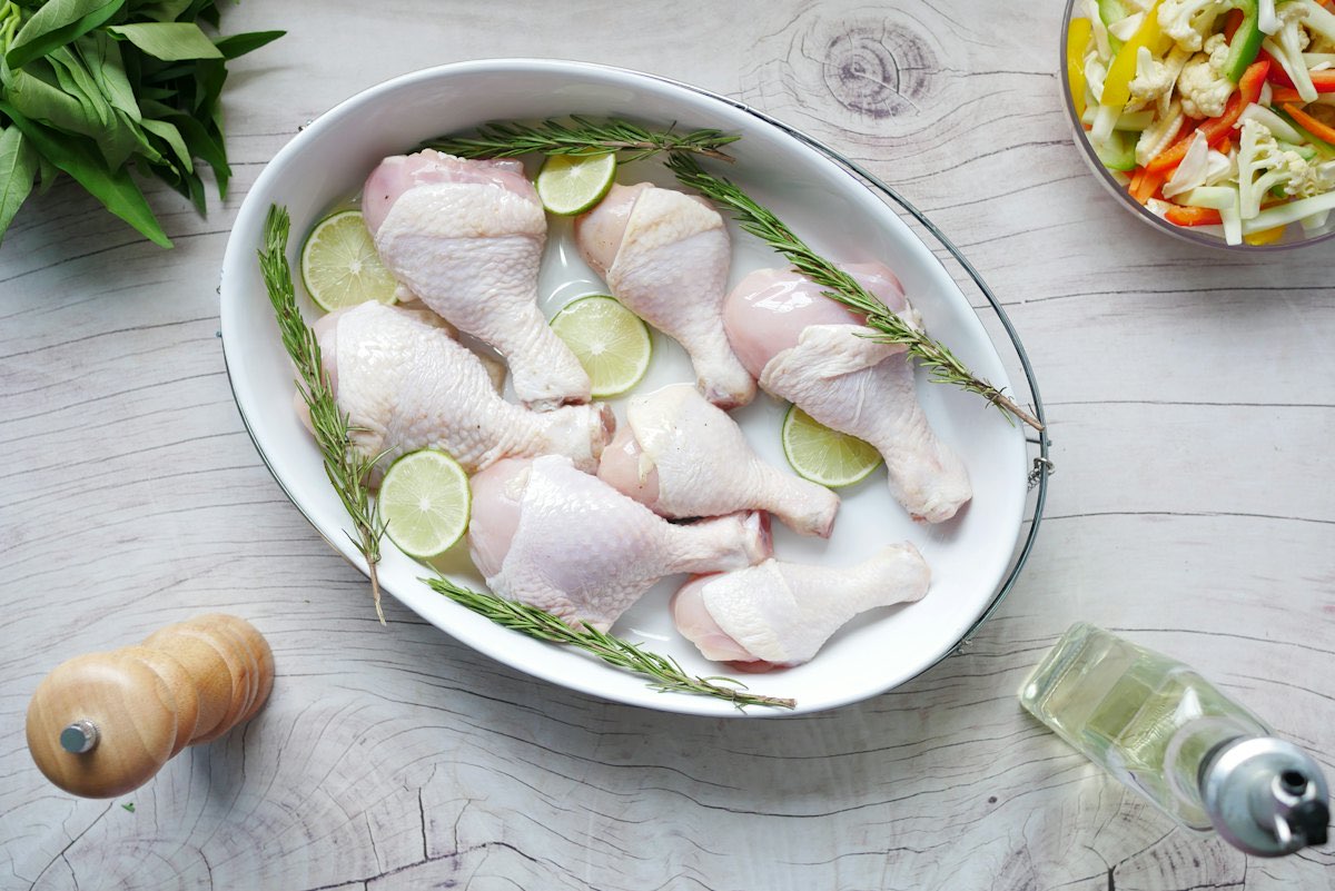 Raw chicken drumsticks
